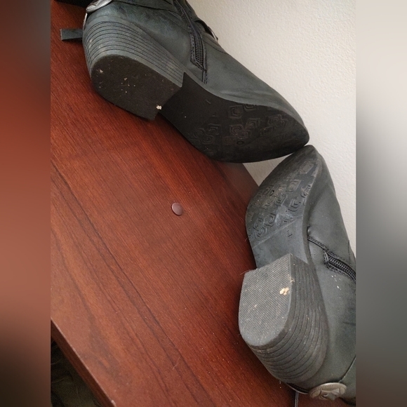 RUE 21 Etc Black Western Style Ankle Boots with Silver Details Size L (8/9) - Picture 3 of 5